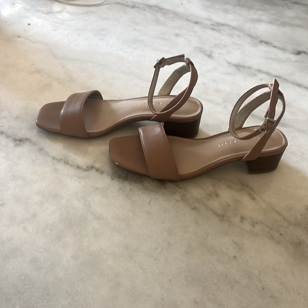 Nice flat heels by Kelly & Katie